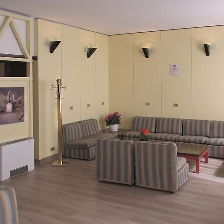 Hotel Johnny Milaan Buitenkant foto