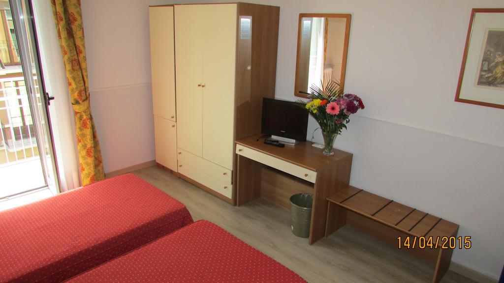 Hotel Johnny Milaan Buitenkant foto